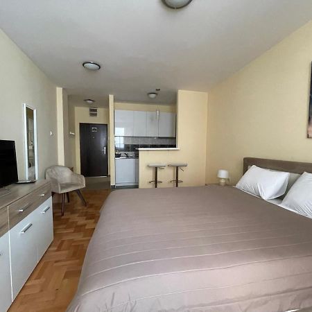 Trident Apartments 2 Nis Luaran gambar