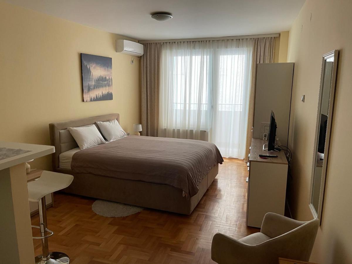 Trident Apartments 2 Nis Luaran gambar