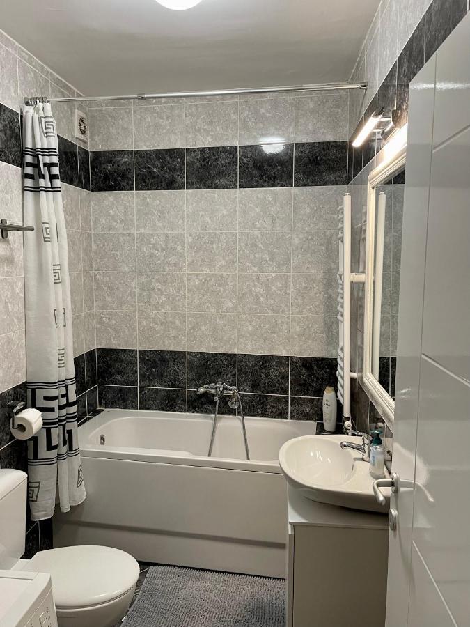 Trident Apartments 2 Nis Luaran gambar